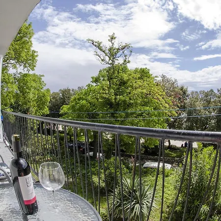 Apartment Two Bedroom With Terrace And Sea View
